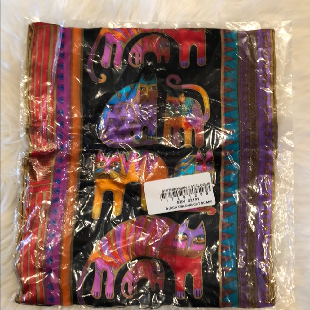 LAUREL BURCH Scarf NWT